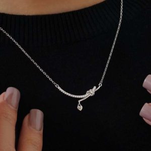 گردنبند گره قلب نقره / هدیه عاشقانه دخترانه /کادو تولد لاکچری و خاص