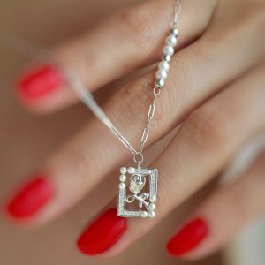 گردنبند گل رز نقره / هدیه عاشقانه دخترانه /کادو تولد لاکچری و خاص