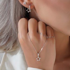 نیمست جواهری ستاره نقره کد2002 / هدیه عاشقانه دخترانه /کادو تولد لاکچری و خاص